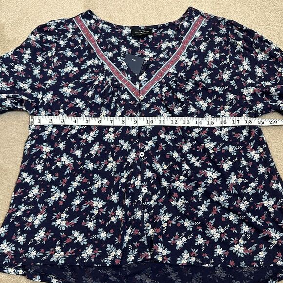 Lucky Brand NWT Women Top Blue Red White Flowers Short Sleeve Button Front Small - Picture 4 of 7